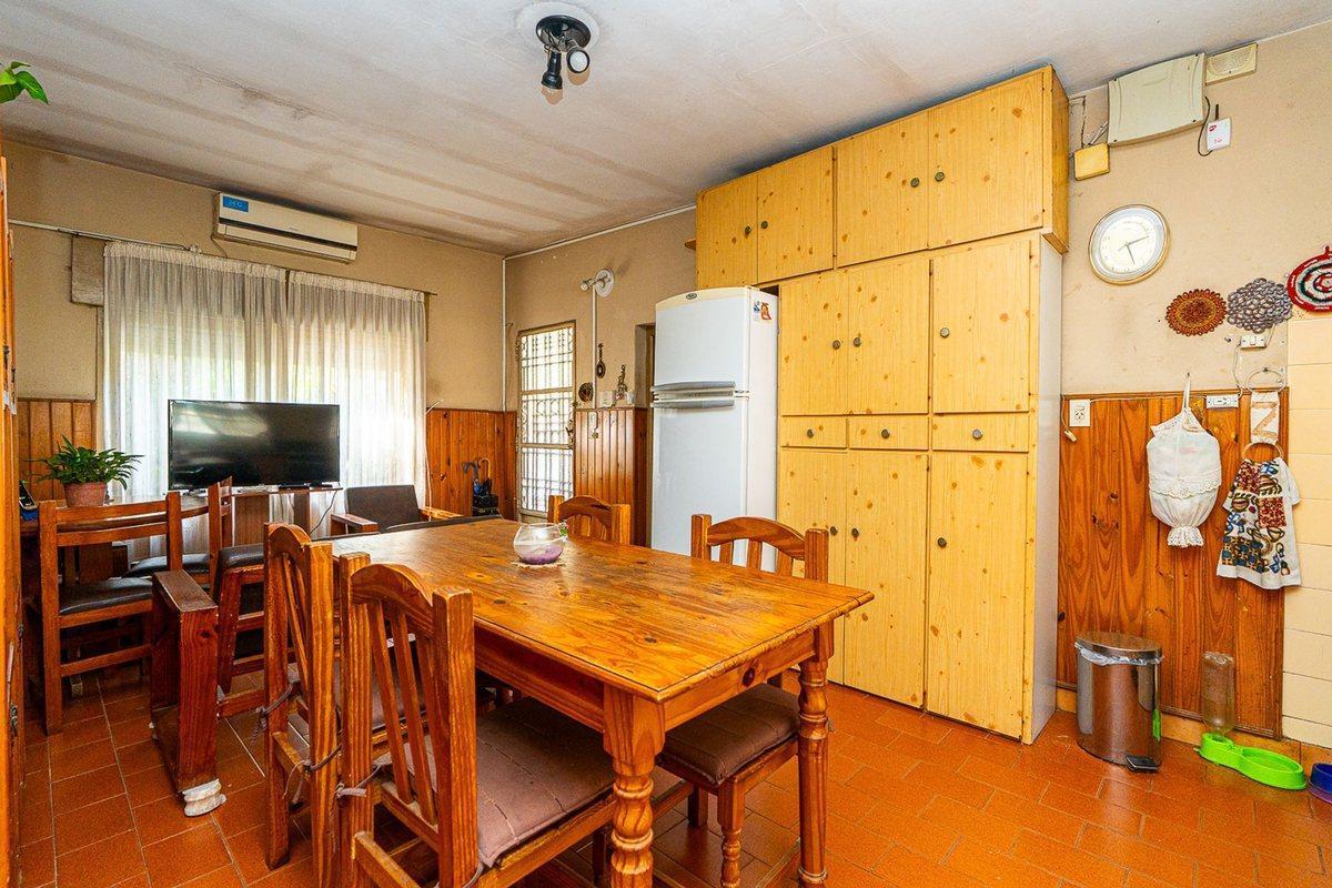 VENTA CASA 2 DORMITORIOS JARDIN Y COCHERA ZONA SUR
