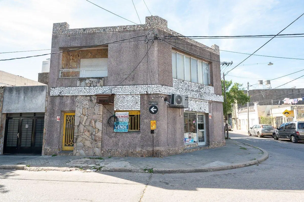 Venta dos casas mas local comercial Azcuénaga 3