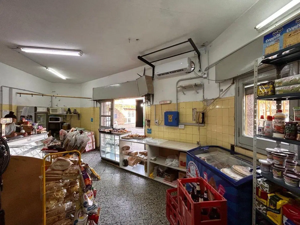 Venta dos casas mas local comercial Azcuénaga 4