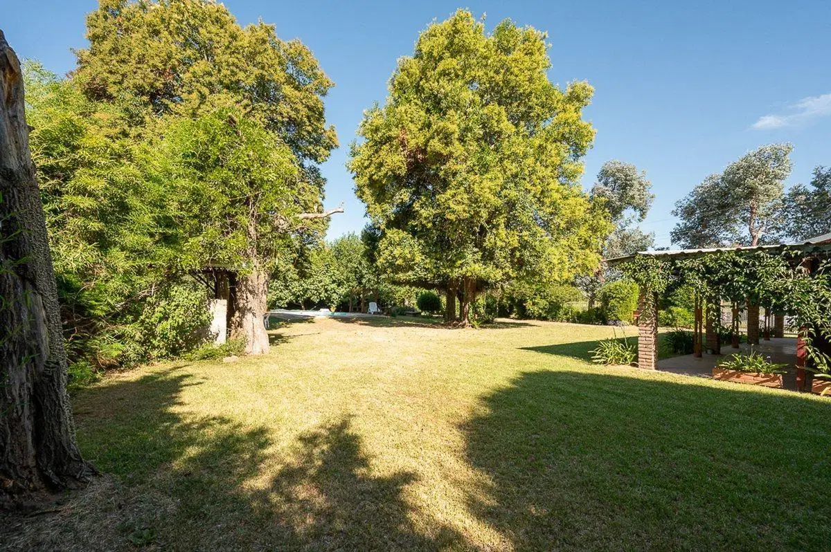 CASA EN VENTA EN OLIVEROS QUINCHO PILETA PARRILLA 4