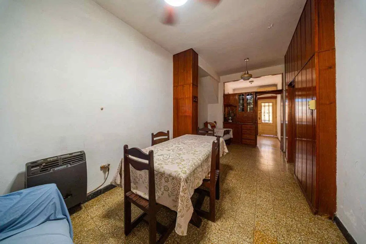 PH EN VENTA DOS DORMITORIOS EN ECHESORTU CON PATIO 5