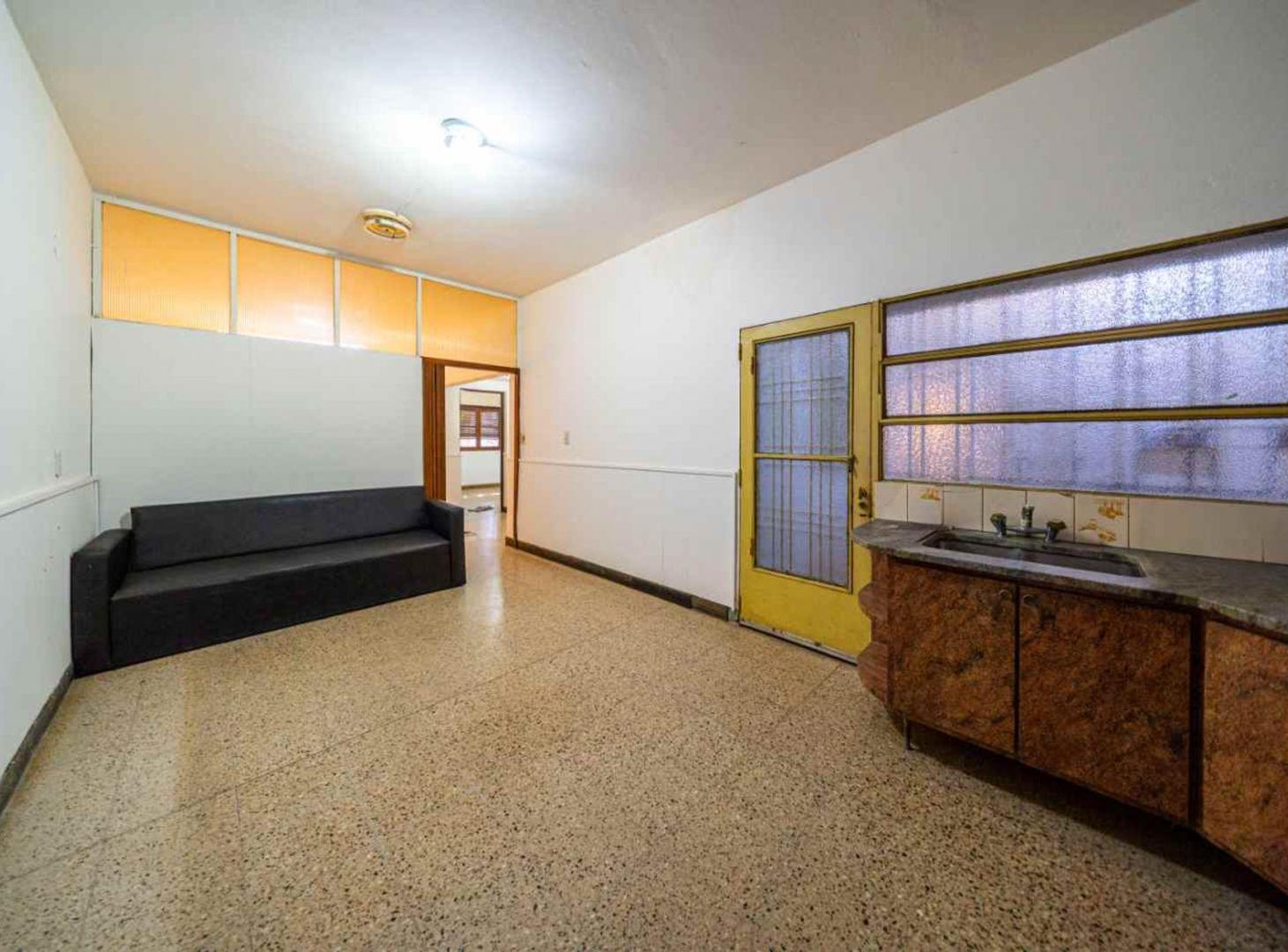 Casa en venta arroyito 2 dormitorios con cochera