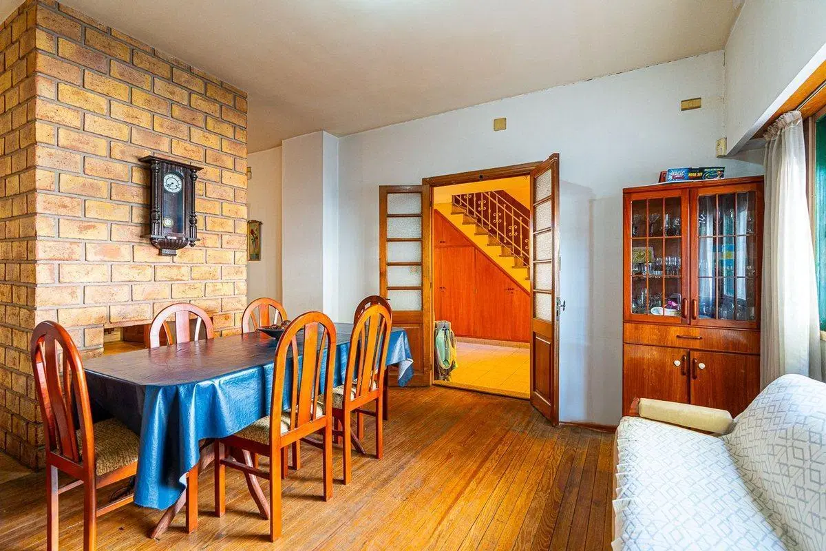 Casa en Venta en Echesortu 3 dormitorios y cochera 3