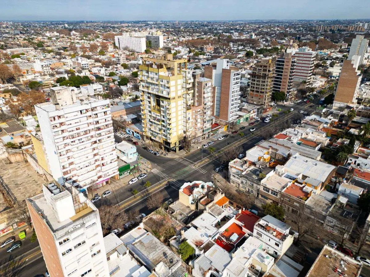 LOTE EN VENTA PARA CONSTRUCTORA EN ABASTO PB+13 5