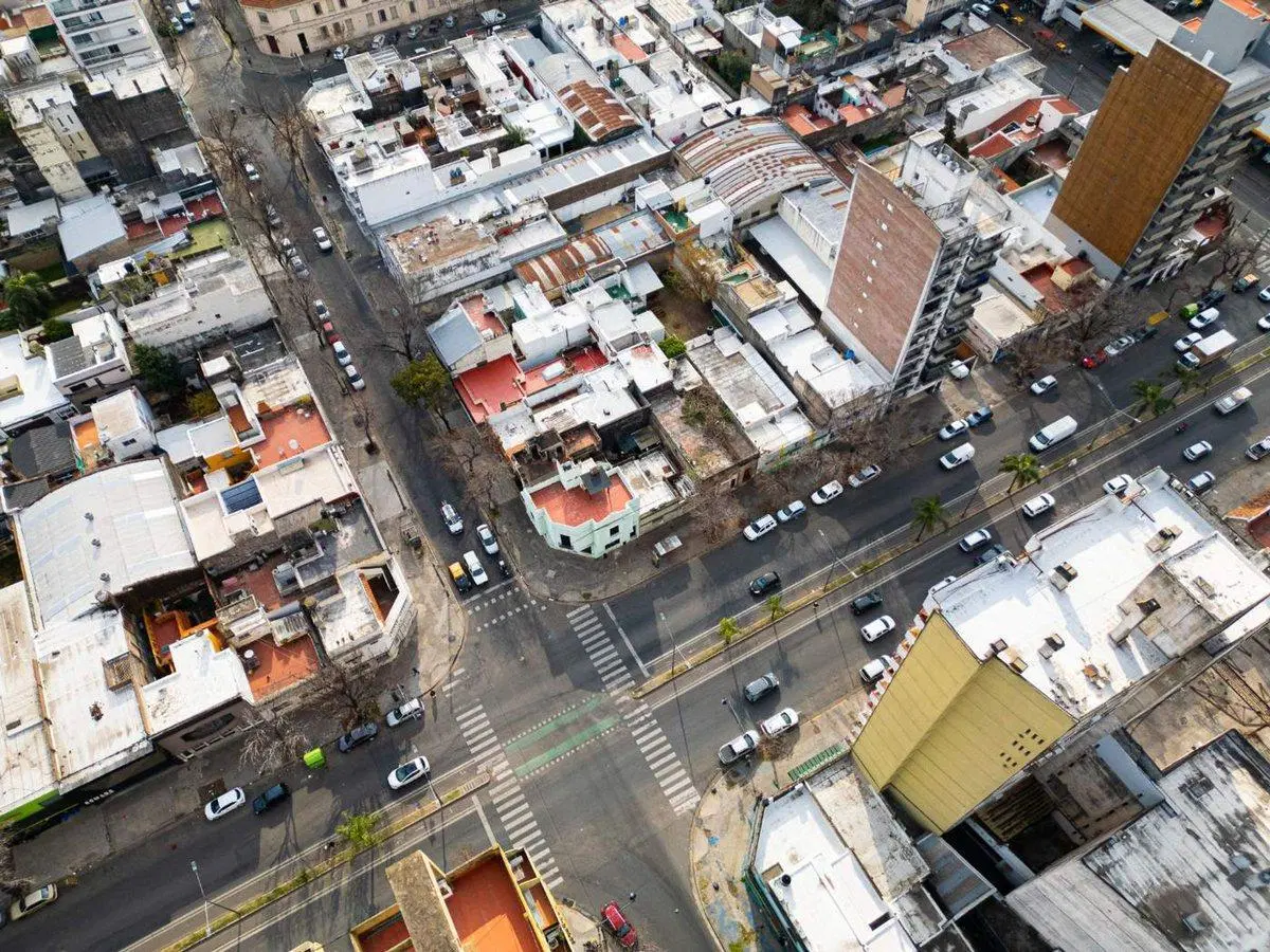 LOTE EN VENTA PARA CONSTRUCTORA EN ABASTO PB+13 4