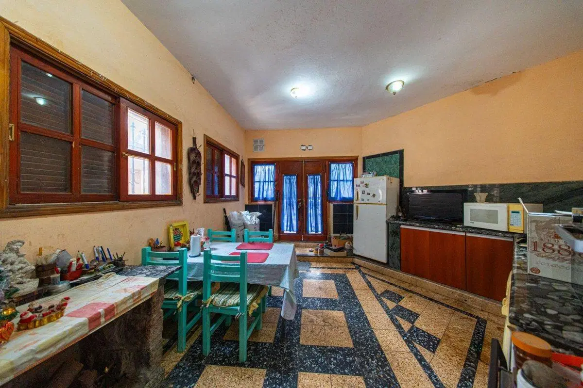 CASA EN VENTA FUNES 1920 M2 SOBRE JOSE HERNANDEZ 5