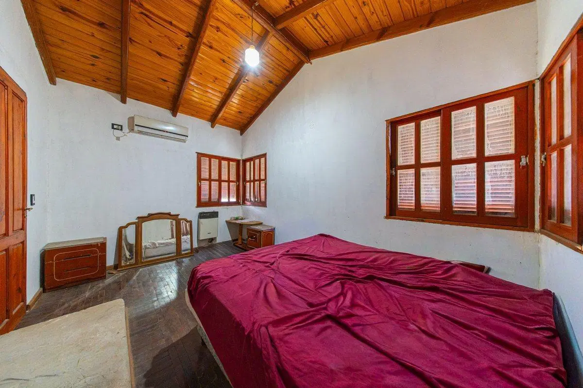 CASA EN VENTA FUNES 1920 M2 SOBRE JOSE HERNANDEZ 3