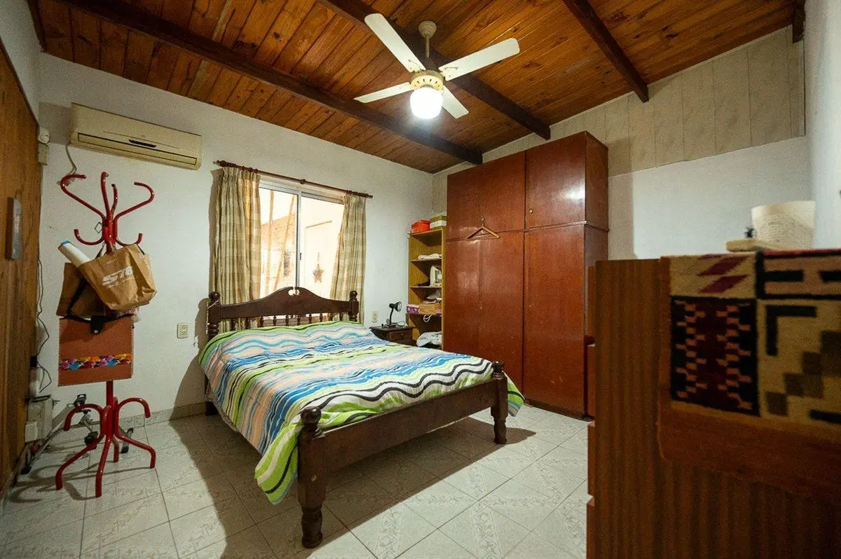 CASA EN VENTA 3 DORMITORIOS COCHERA QUINCHO 5
