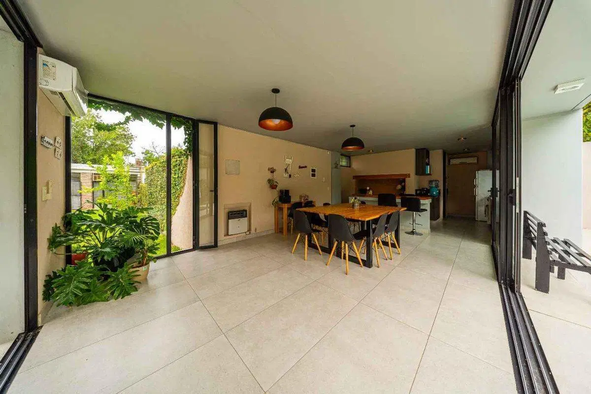 Venta casa Fisherton con quincho nuevo y pileta 3