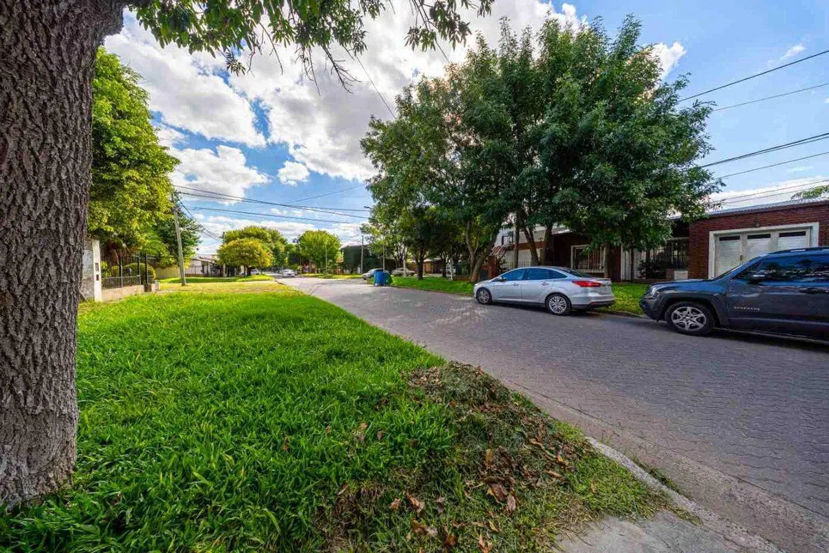 TERRENO EN VENTA EN BAIGORRIA BARRIO SANTA RITA 5