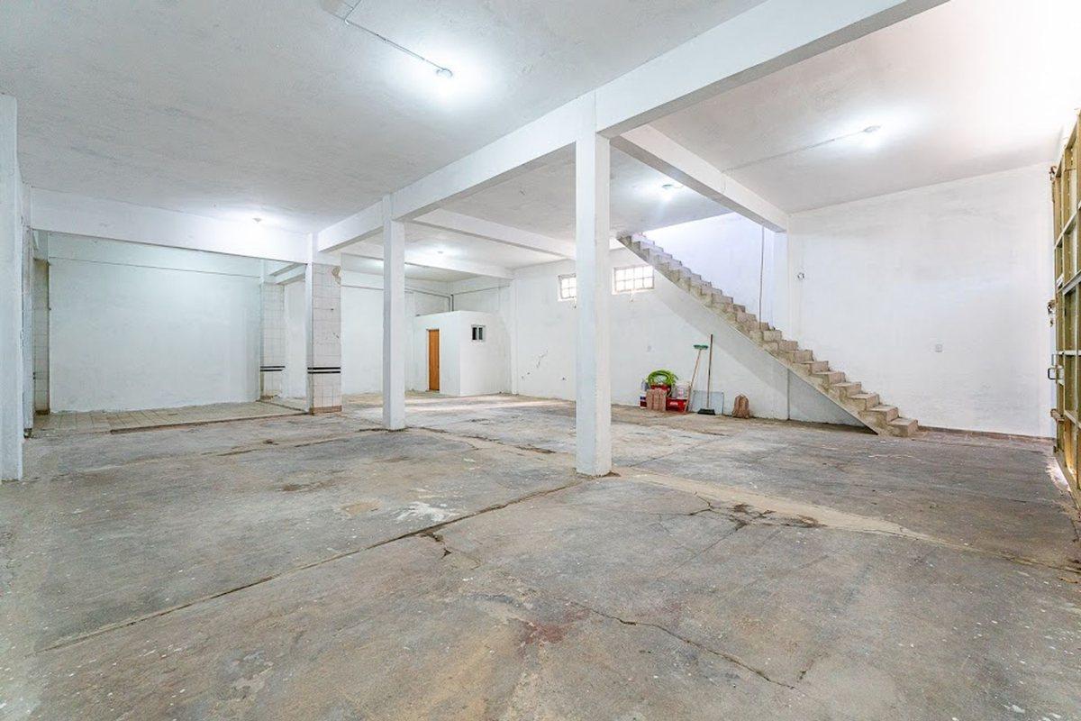 Galpón en venta zona Sur a una cuadra de Uriburu