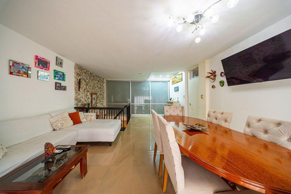 EXCLUSIVA RESIDENCIA CON ESPACIO PROFESIONAL