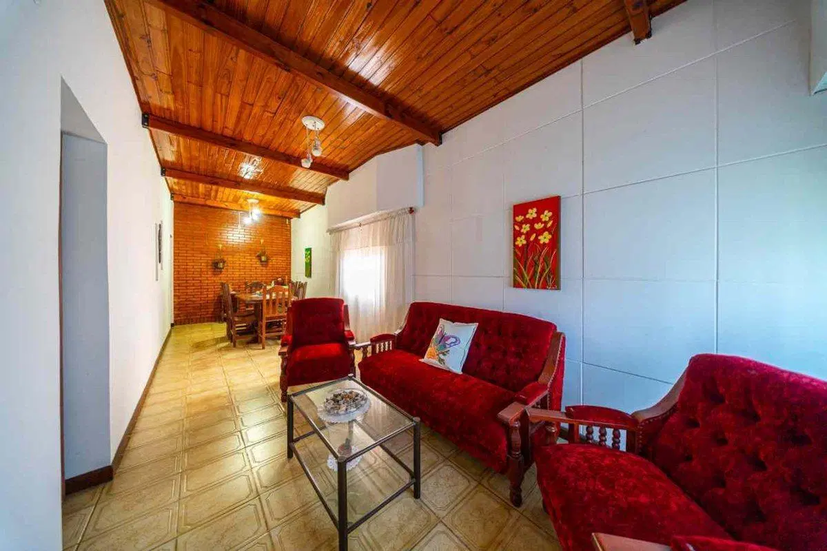 CASA EN VENTA V GOBERNADOR GÁLVEZ TRES DORMITORIOS 3