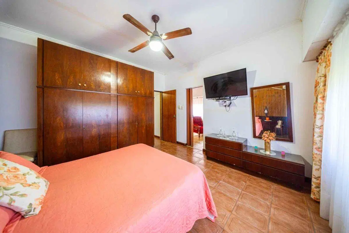 CASA EN VENTA V GOBERNADOR GÁLVEZ TRES DORMITORIOS 5