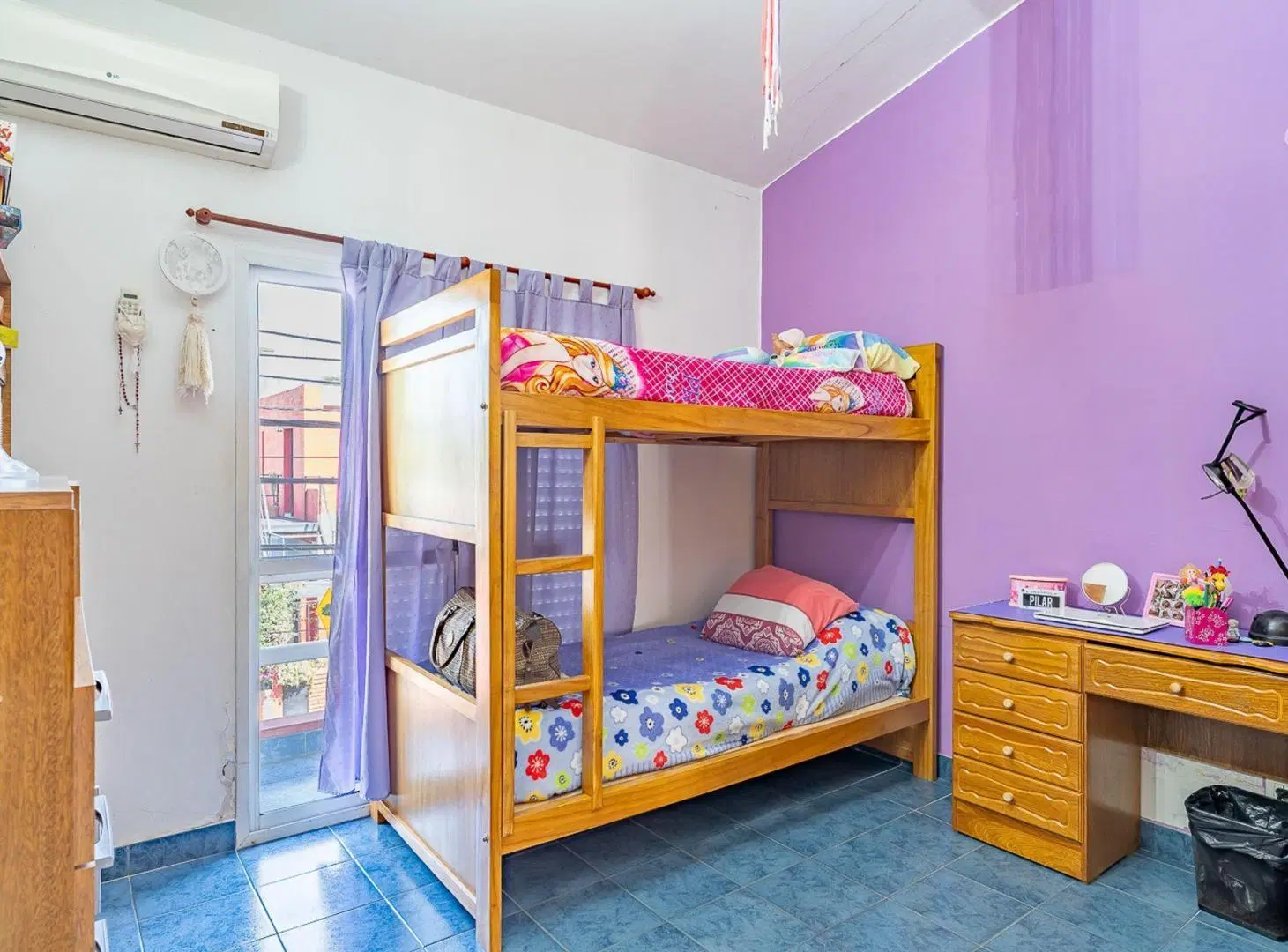 CASA EN VENTA 4 DORMITORIOS CON COCHERA Y PATIO 5