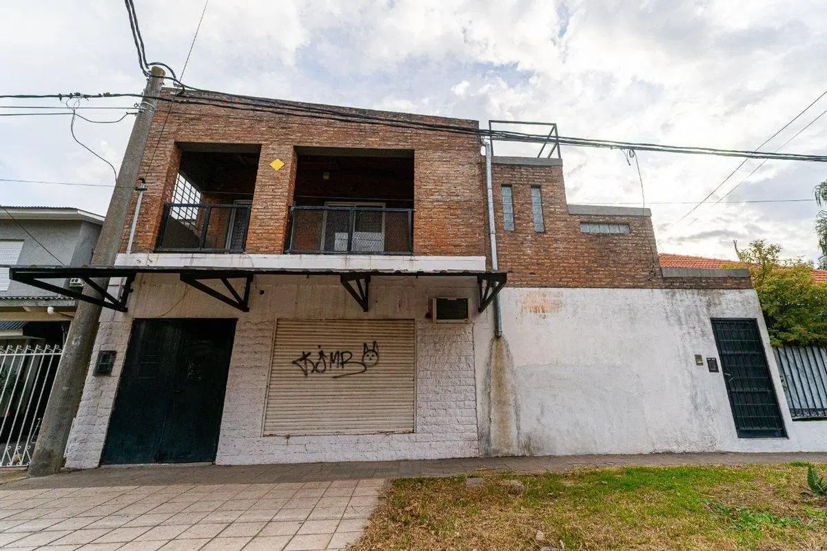 LOCAL COMERCIAL Y DEPÓSITO EN VENTA EN FISHERTON 2