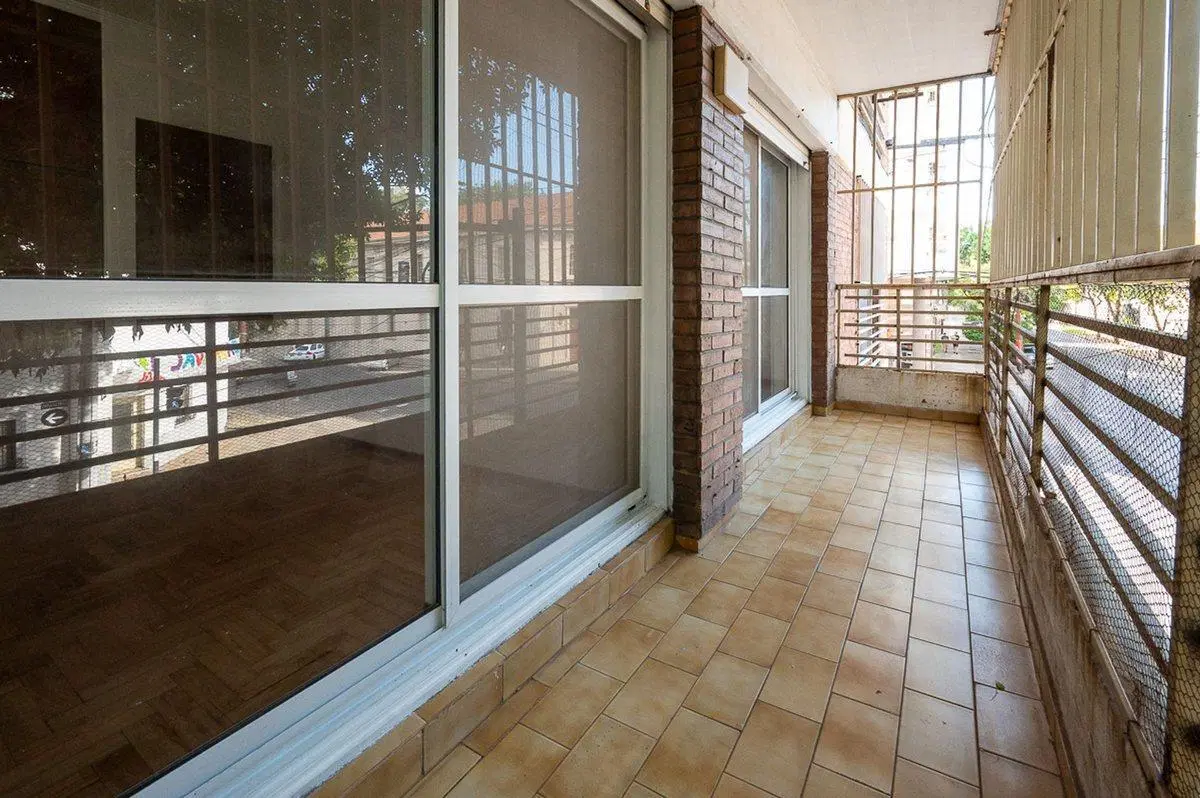 Venta departamento 3 dormitorios 2 balcones Abasto 4