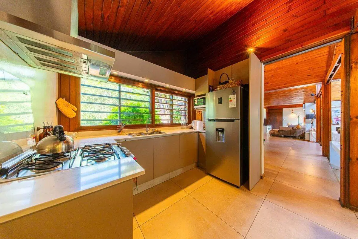 Casa remodelada en Venta Fisherton 4 dormitorios 2