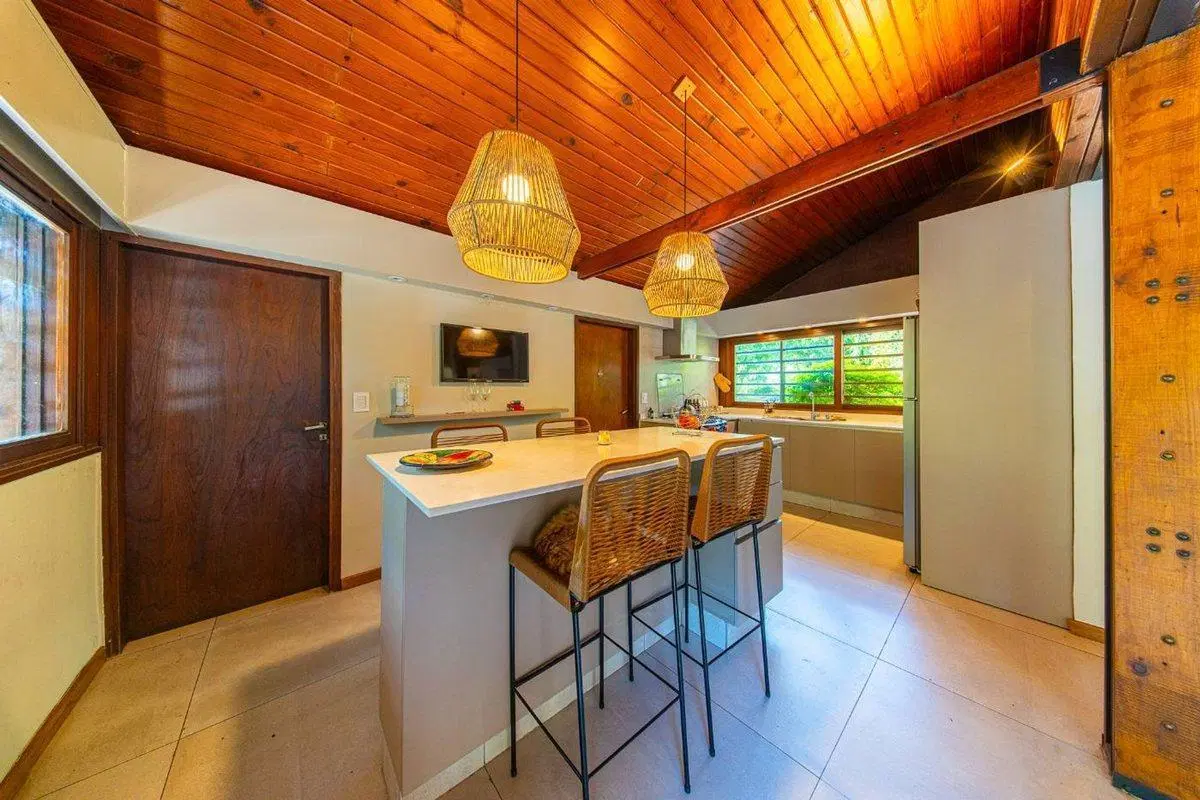 Casa remodelada en Venta Fisherton 4 dormitorios 5