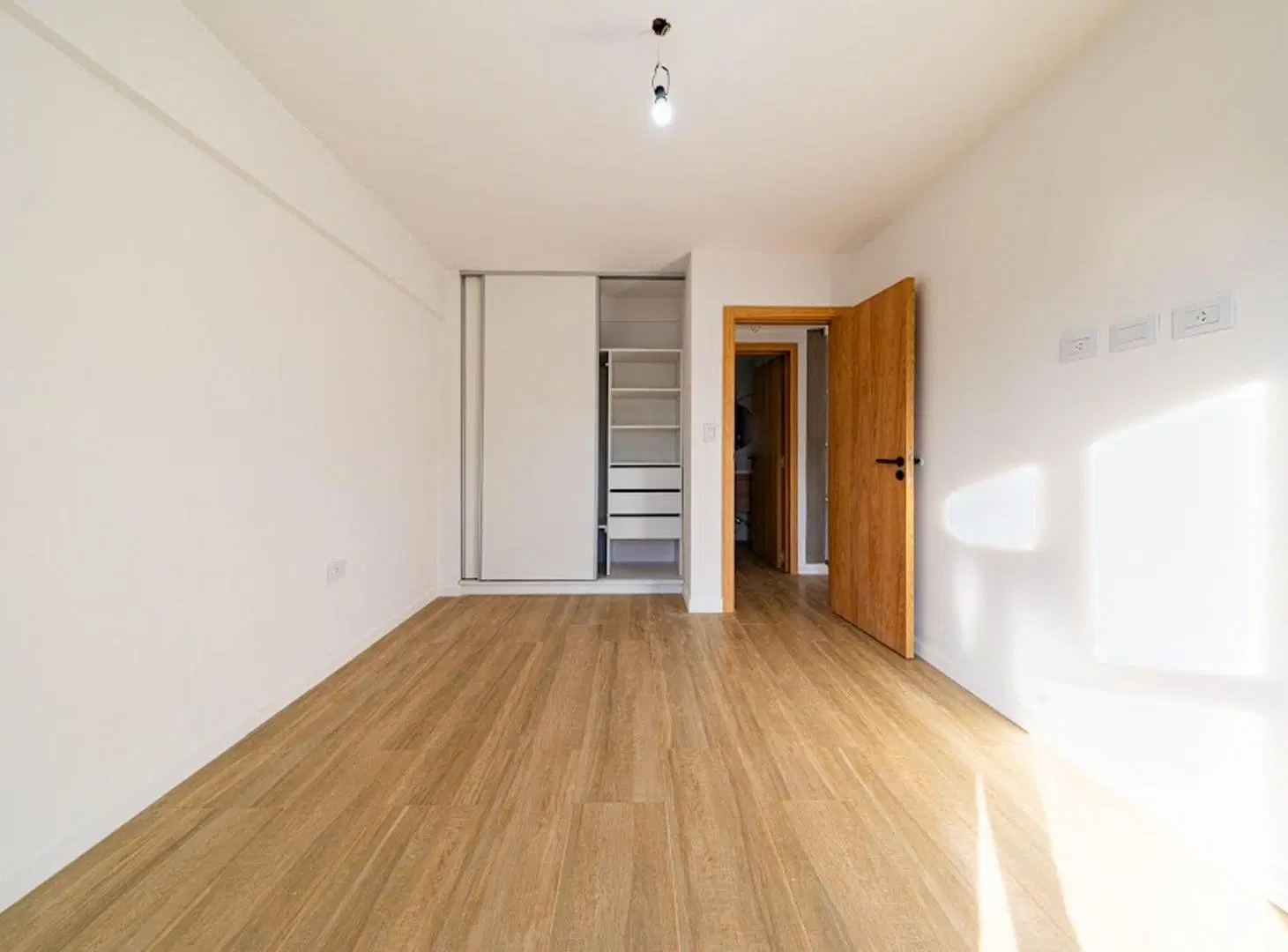 Departamento en venta de un dormitorios en Abasto. 2