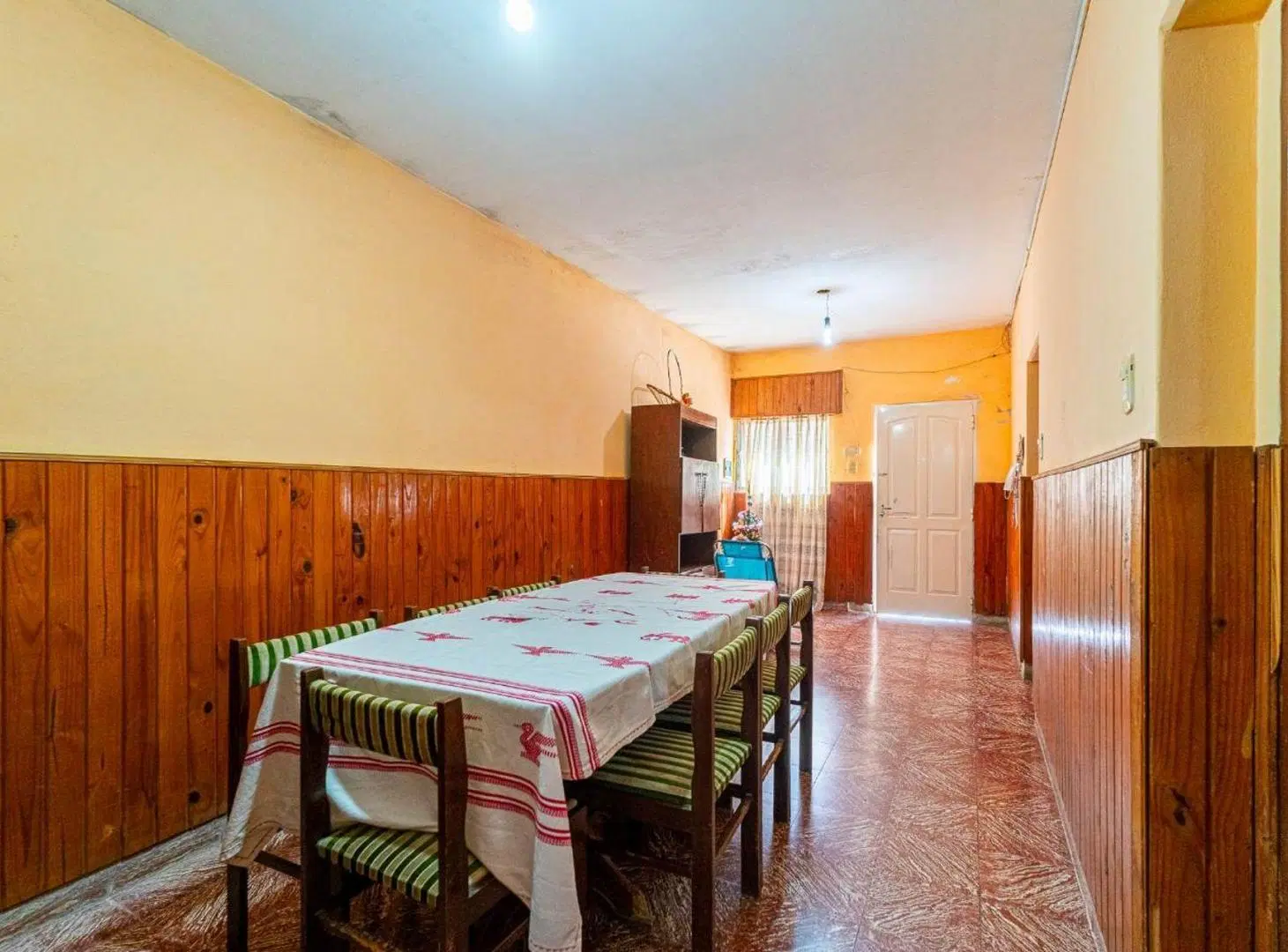 CASA VENTA 4 DORMITORIOS BARRIO SARMIENTO ALBERDI 4