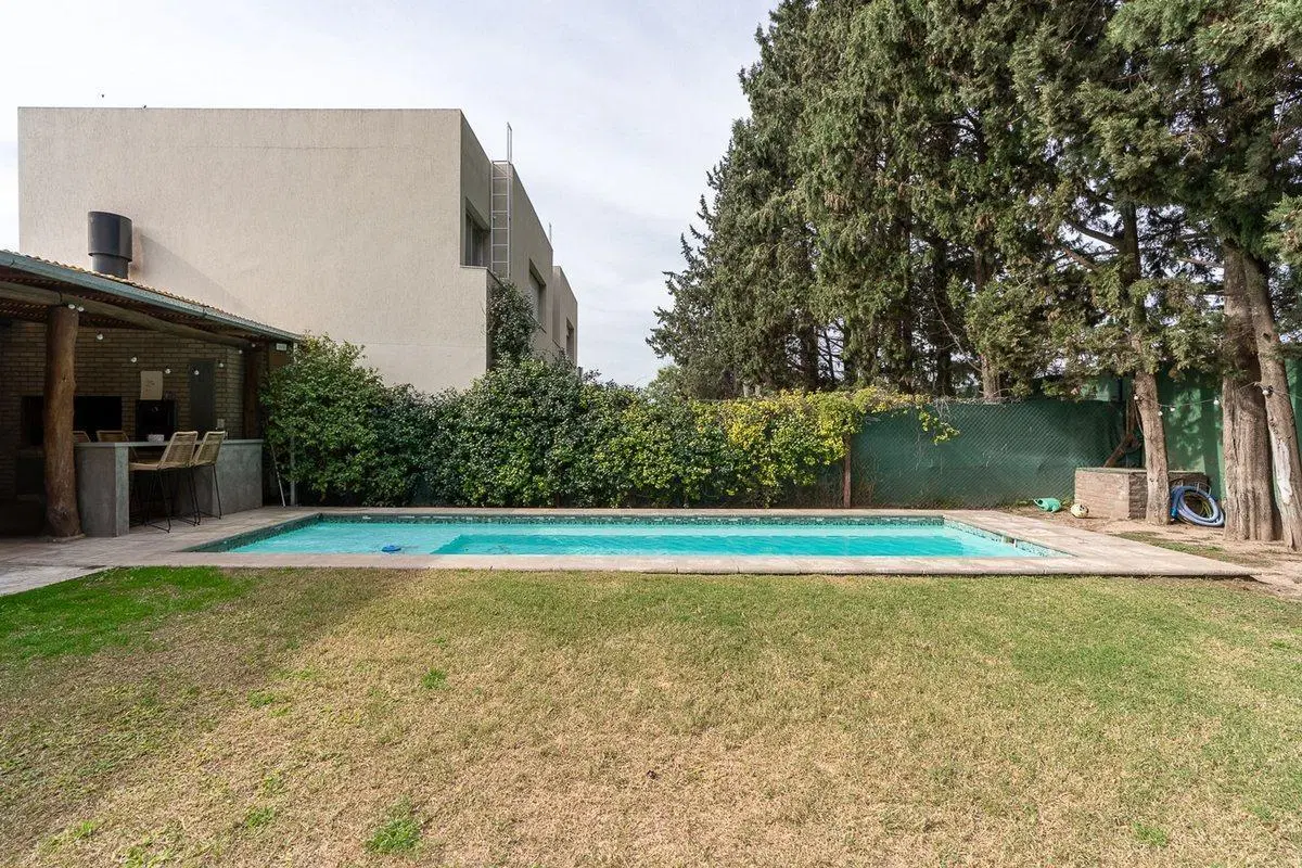 CASA EN VENTA FISHERTON 3 DORMITORIOS APTA CREDITO 2