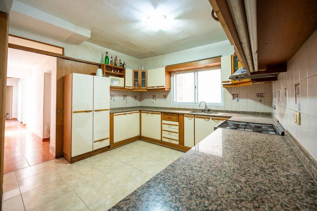 CASA EN VENTA 3 DORMITORIOS COCHERA PERMUTA 2