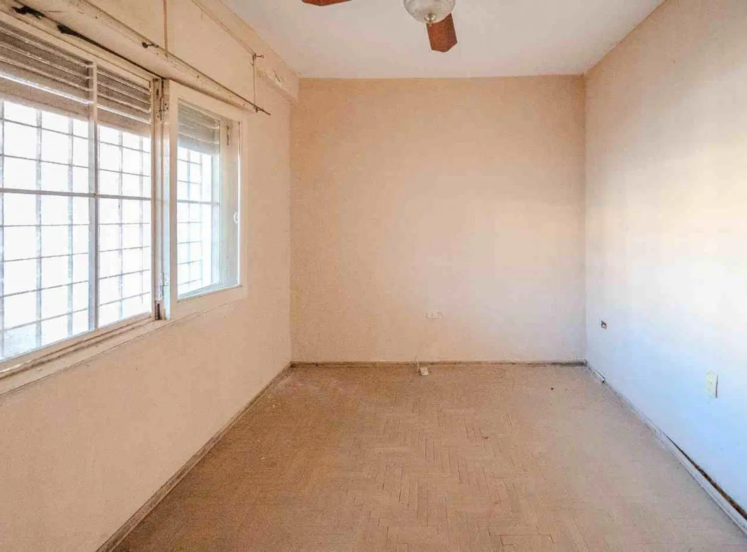 CASA EN VENTA 2DORMITORIOS COCHERA JARDIN ZONA SUR 4