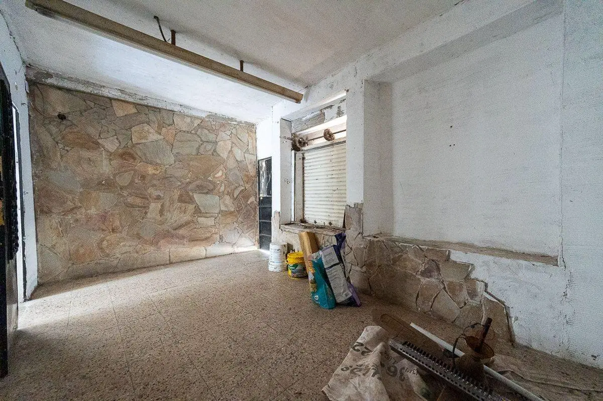VENTA CASA A REFACCIONAR EN BARRIO SARMIENTO 3