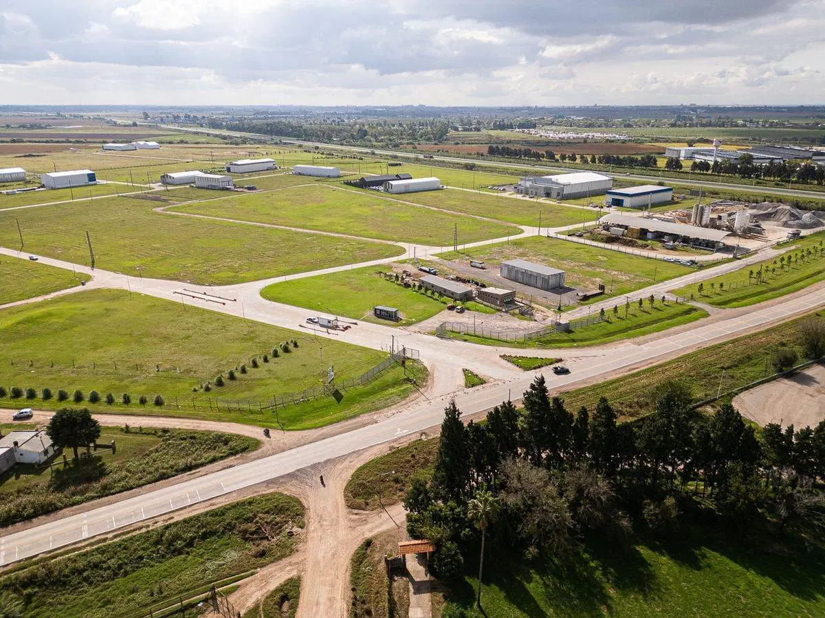 LOTE INDUSTRIAL EN VENTA PARQUE IND SAN LORENZO 4