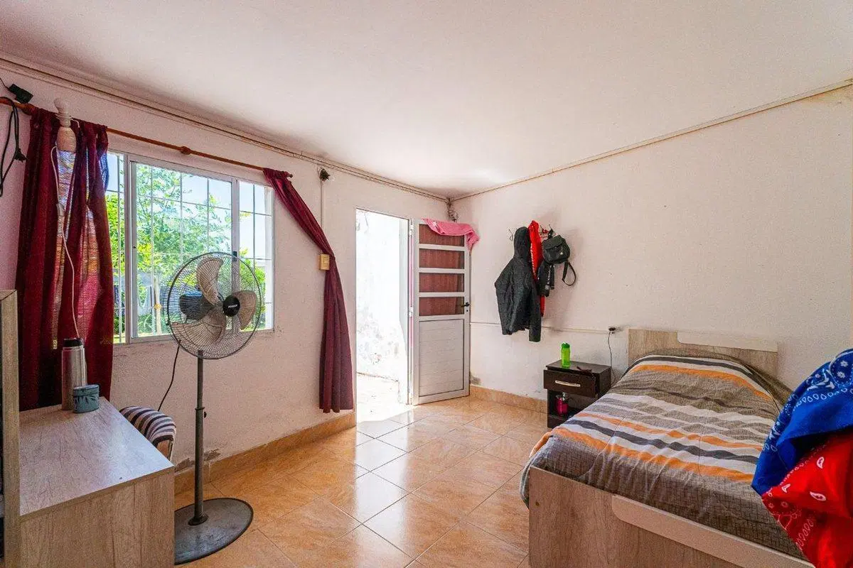 CASA EN VENTA ALVAREZ CON DOS LOCALES 5