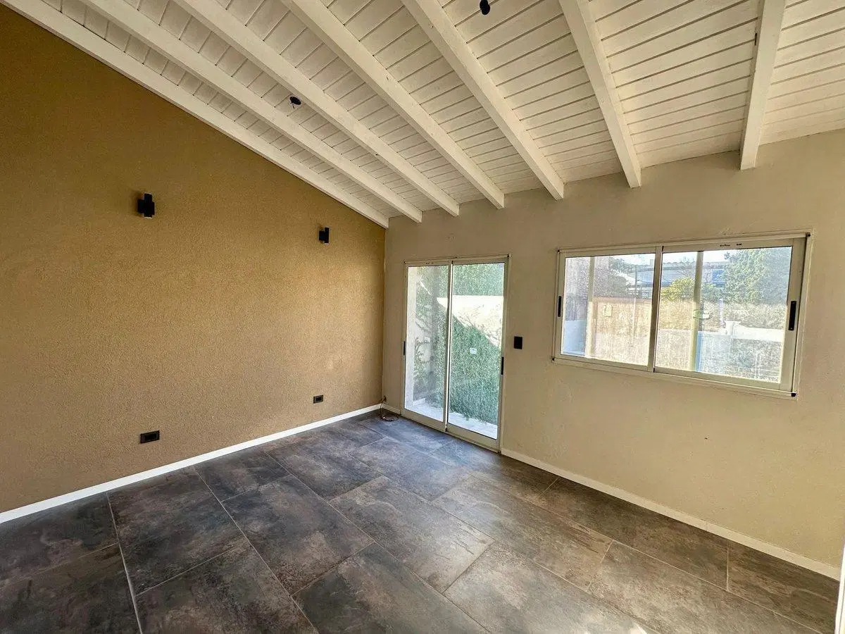 CASA EN VENTA A ESTRENAR 2 DORMITORIOS Y JARDIN 8