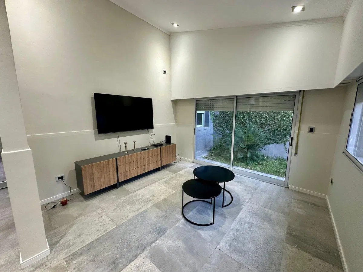 CASA EN VENTA A ESTRENAR 2 DORMITORIOS Y JARDIN 4