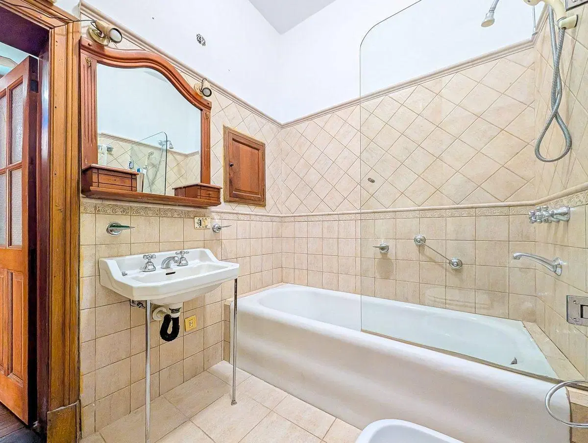 CASA EN VENTA ABASTO 3 DORMITORIOS QUINCHO TERRAZA 8
