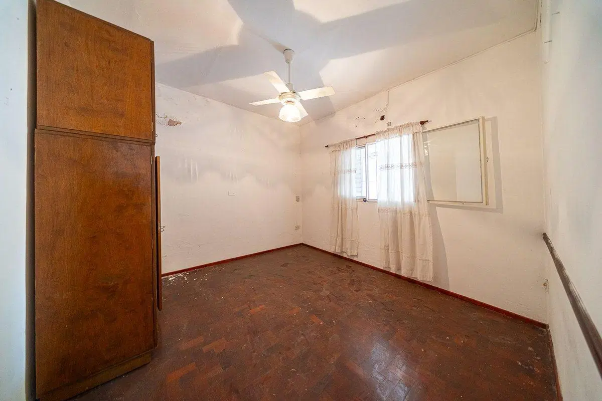CASA EN VENTA 3 DORMITORIOS  ZONA SUR 4