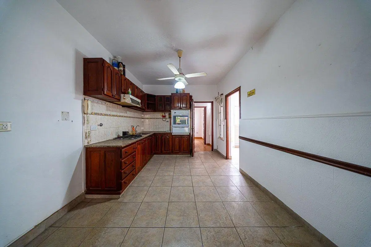 CASA EN VENTA 3 DORMITORIOS  ZONA SUR 2