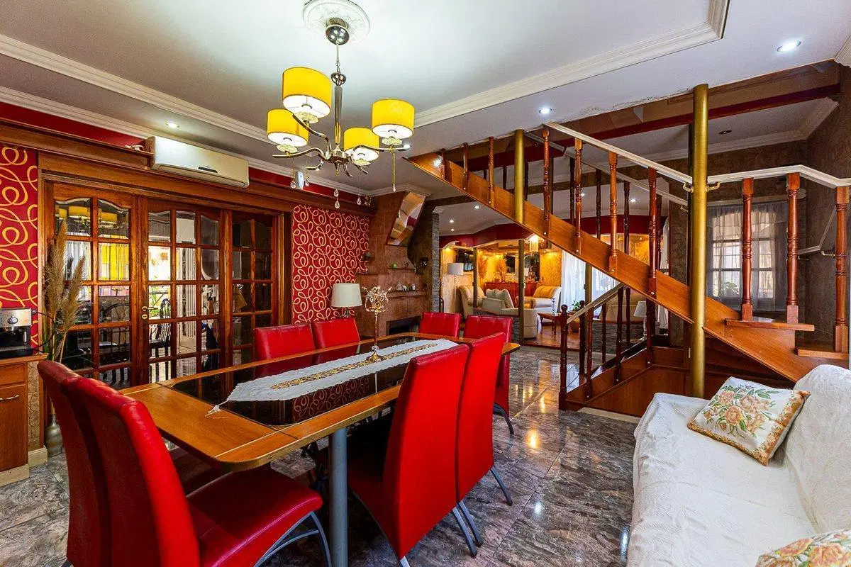 Casa en venta 3 dormitorios cochera apta credito 4
