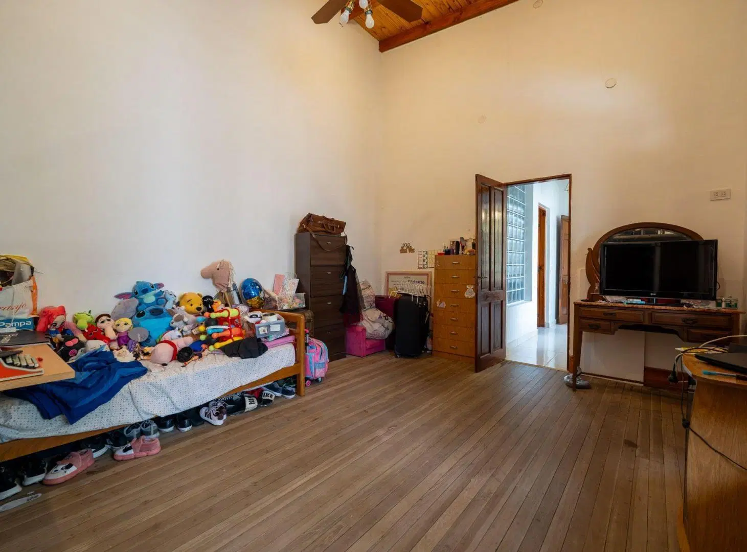 VENTA CASA 2 DORMITORIOS CON PILETA-BARRIO ALBERDI 4