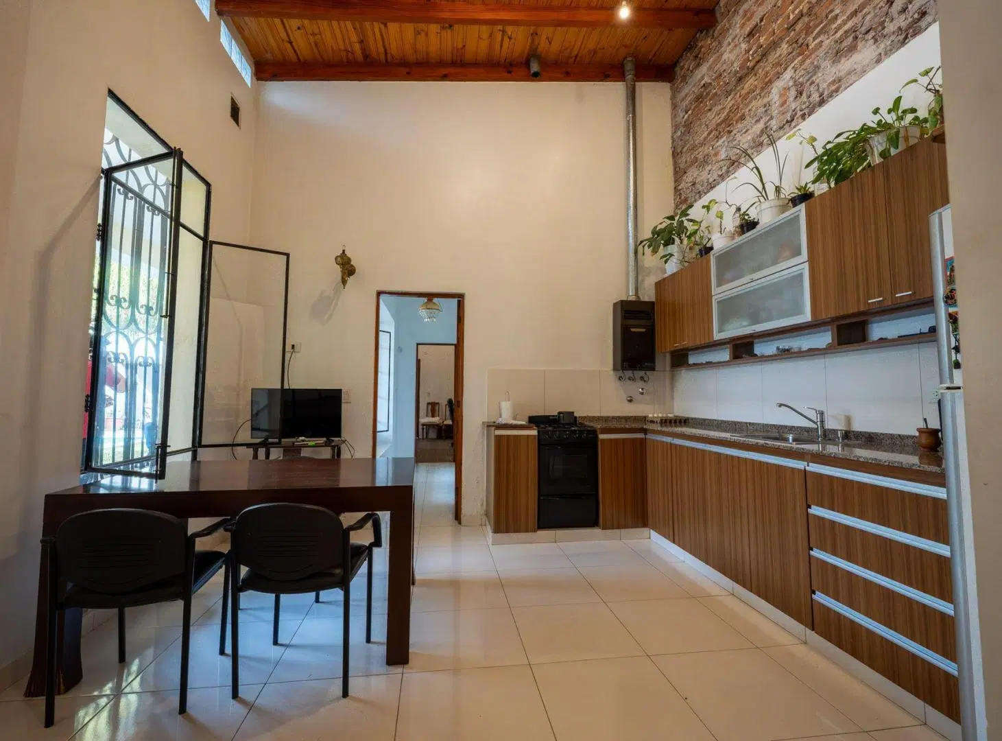 VENTA CASA 2 DORMITORIOS CON PILETA-BARRIO ALBERDI 5