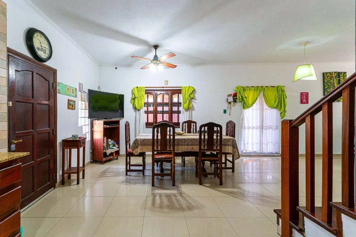 Casa en Venta 4 dormitorios Pileta y Quincho 3