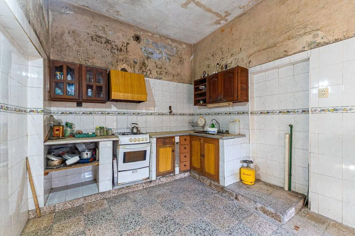 CASA EN VENTA 4 DORMITORIOS BARRIO LAS DELICIAS 8