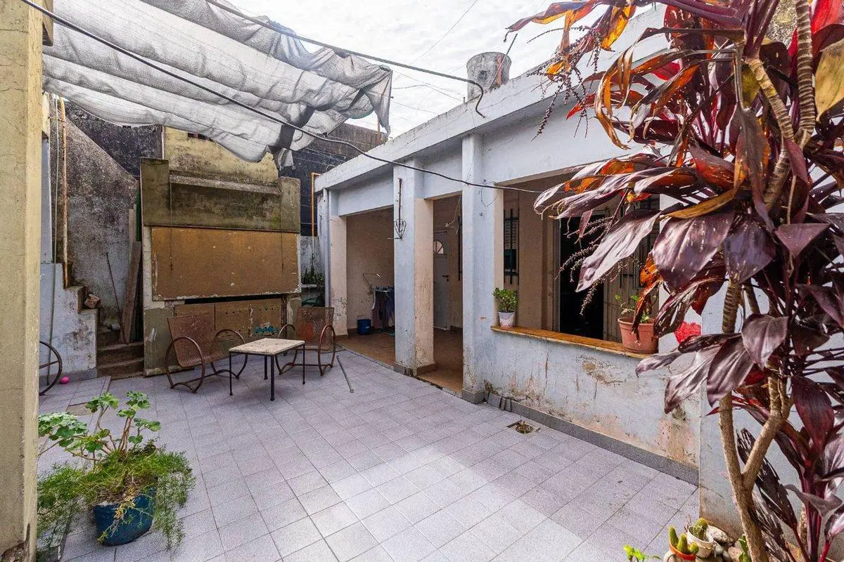 CASA EN VENTA DOS DORMITORIOS EN BARRIO BELGRANO 8