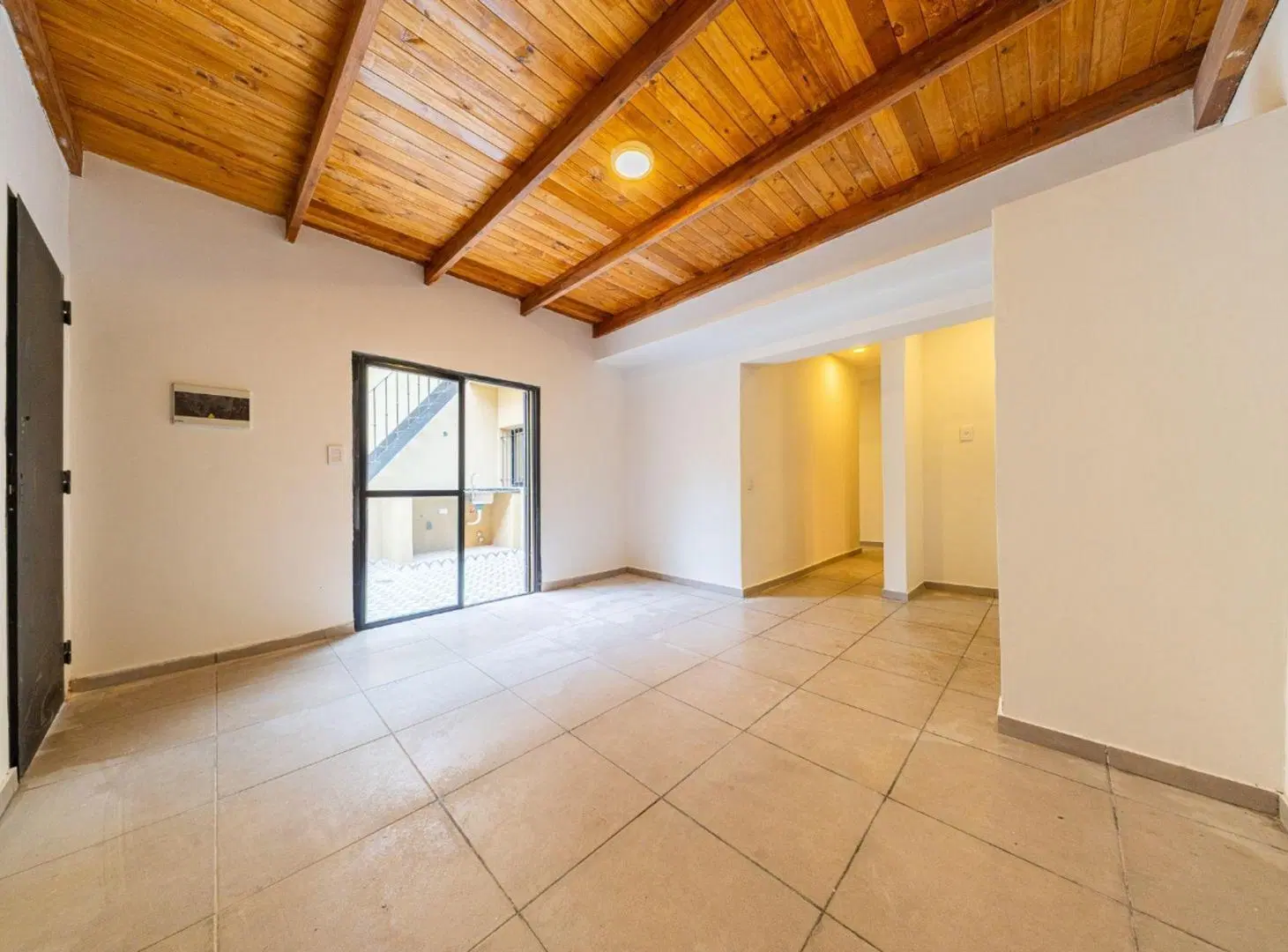 CASA EN VENTA EN ECHESORTU 2 DORM-PATIO TERRAZA 8