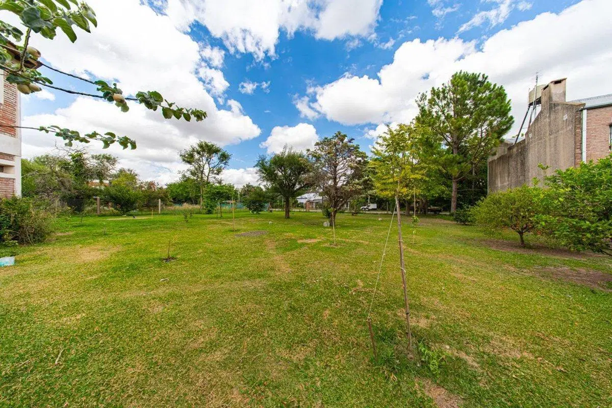 LOTE EN VENTA  FUNES 1920 M2 ZONA COMERCIAL 8
