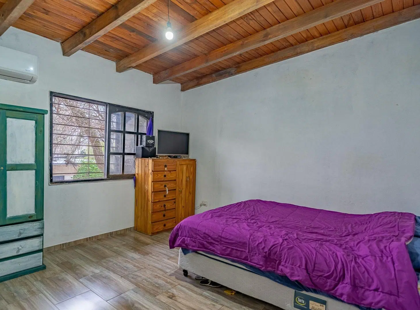 CASA EN VENTA CUATRO DORMITORIOS 8
