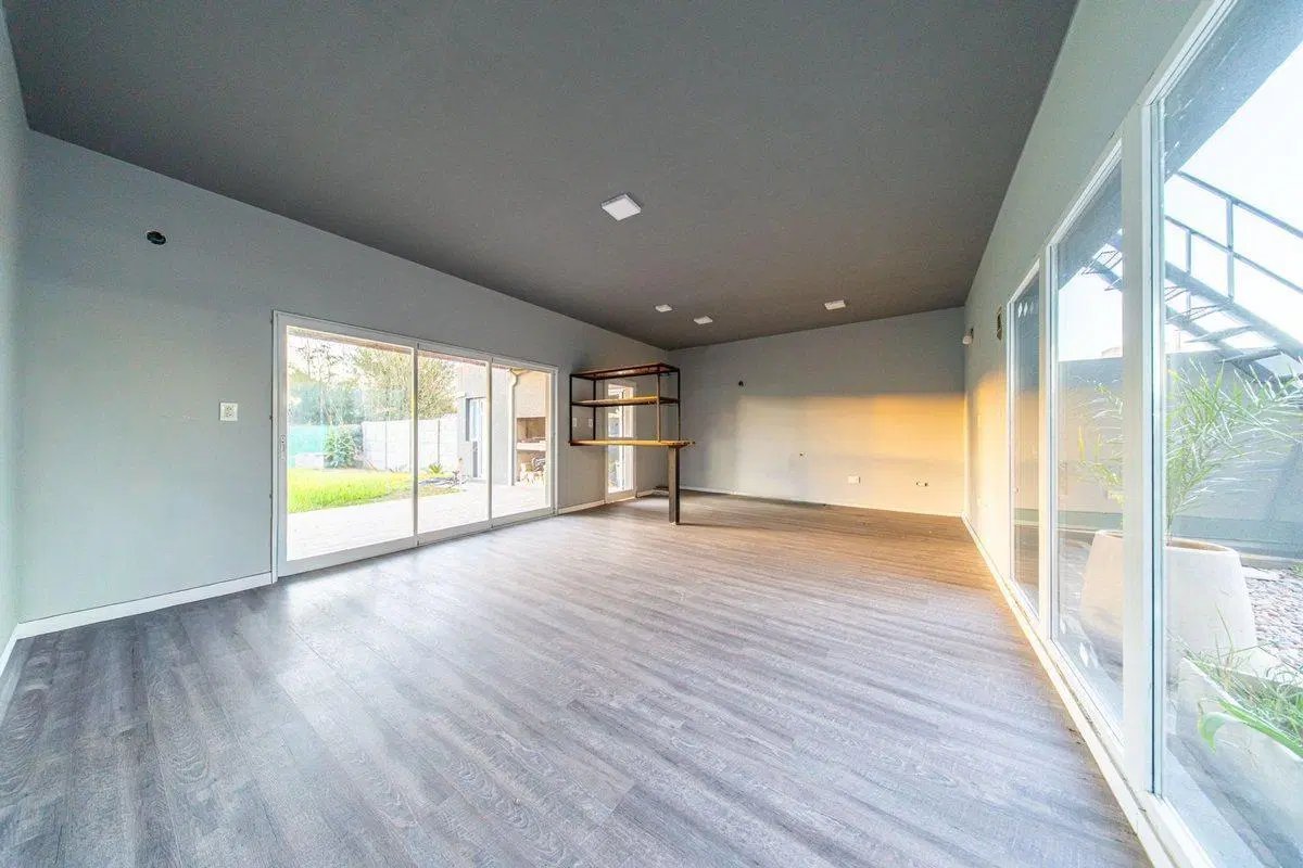 CASA EN VENTA TRES DORMITORIOS APTA CRÉDITO 8