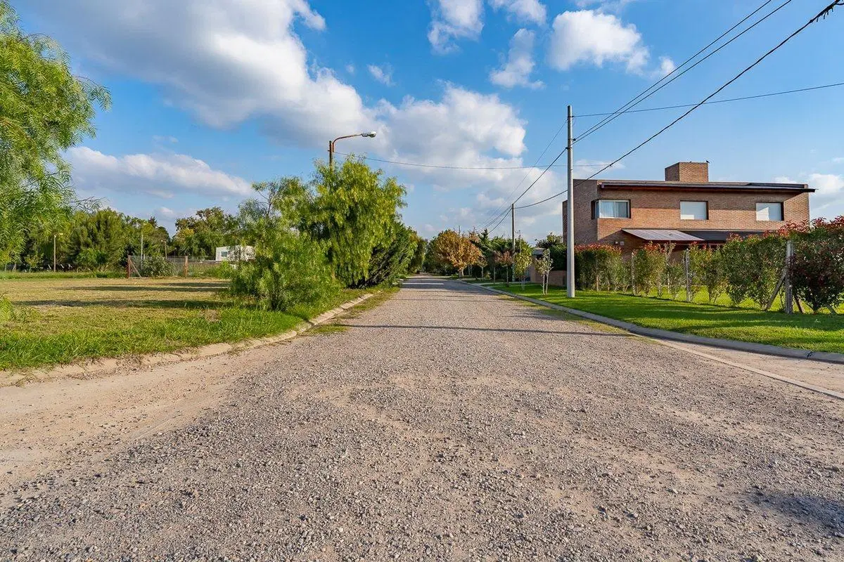 TERRENO EN VENTA EN ACEQUIAS ROLDAN 4