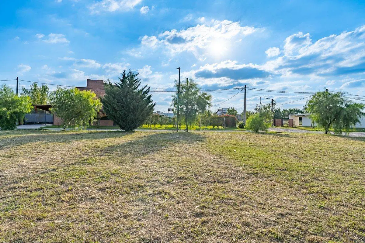 TERRENO EN VENTA EN ACEQUIAS ROLDAN 2