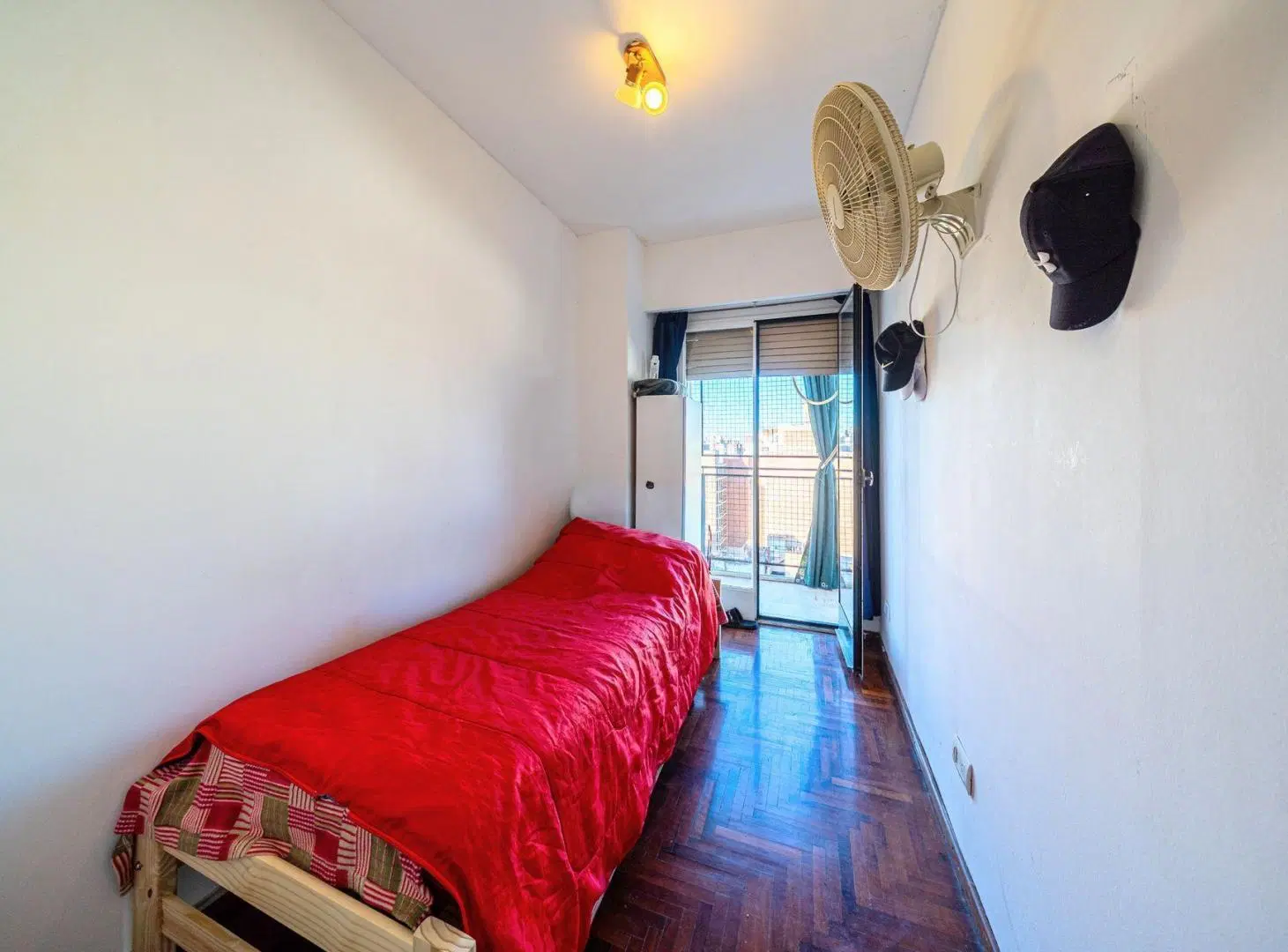 VENTA DEPARTAMENTO 2 DORMITORIOS + COMODIN CENTRO 8