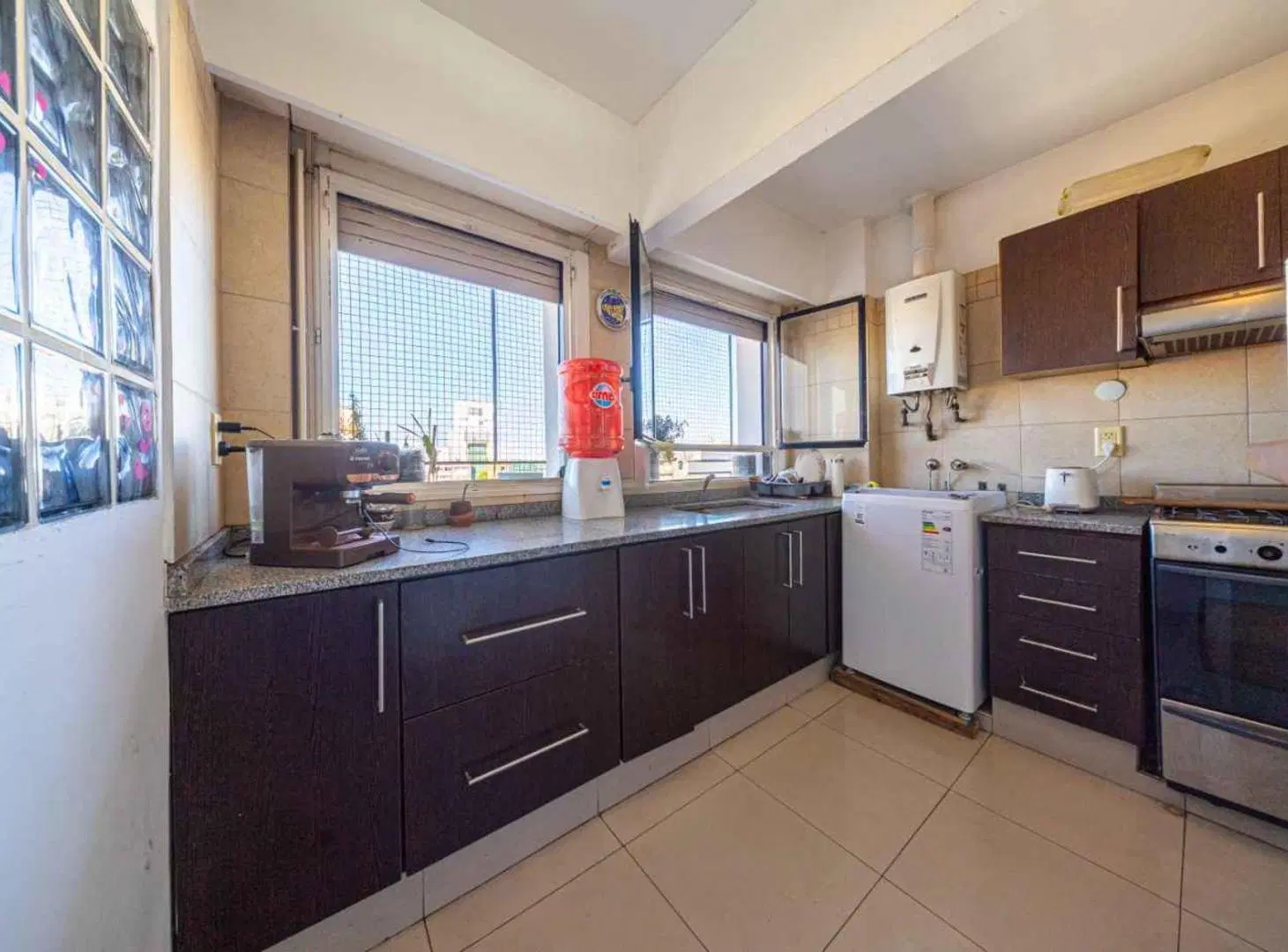 VENTA DEPARTAMENTO 2 DORMITORIOS + COMODIN CENTRO 4
